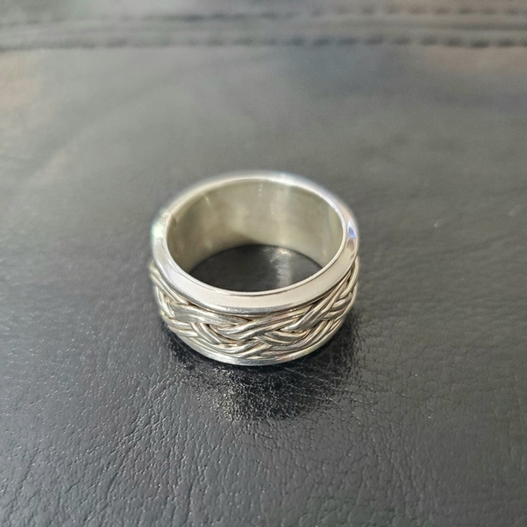 Beautiful Sterling silver ring made in Mexico - Picture 3 of 5